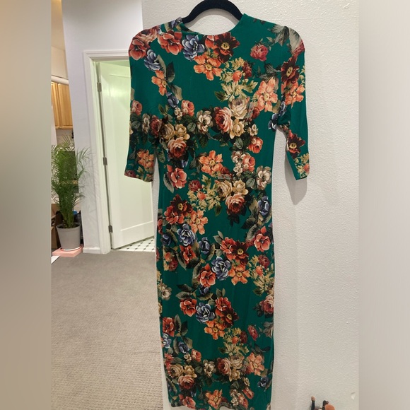 Alice + Olivia Delora Mockneck Floral Bodycon Midi Dress in size 4 NWT $350 - Picture 6 of 9